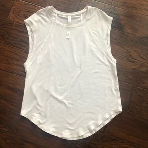Lululemon white t-shirt